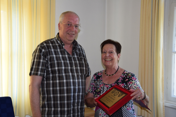 Überreichung der Ehrentafel Überreichung der Ehrentafel