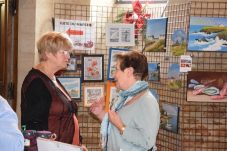Marianne Drexler im Gespräch mit der Chorleiterin Agnes Polet Marianne Drexler im Gespräch mit der Chorleiterin Agnes Polet